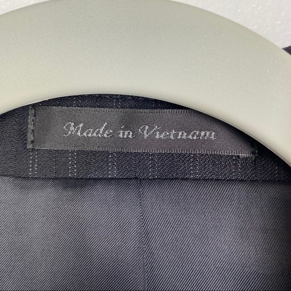 Chaps 100% Wool Suit Coat Blazer Jacket Men's 38R‎ Black Pinstripe 2-Button - Picture 7 of 8